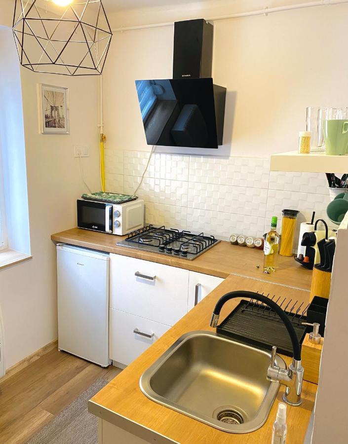 Central Home Apartment In The City Center เอ็กเกอร์ ภายนอก รูปภาพ